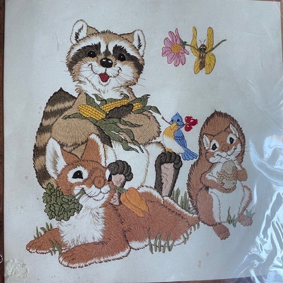 Dimensions Needlepoint Kit Animal Snackers 16”x16” Vintage 1980 - Picture 3 of 4